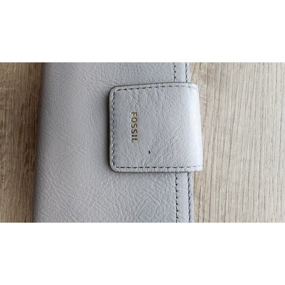 Fossil Gray Leather Wallet - Picture 2 of 13